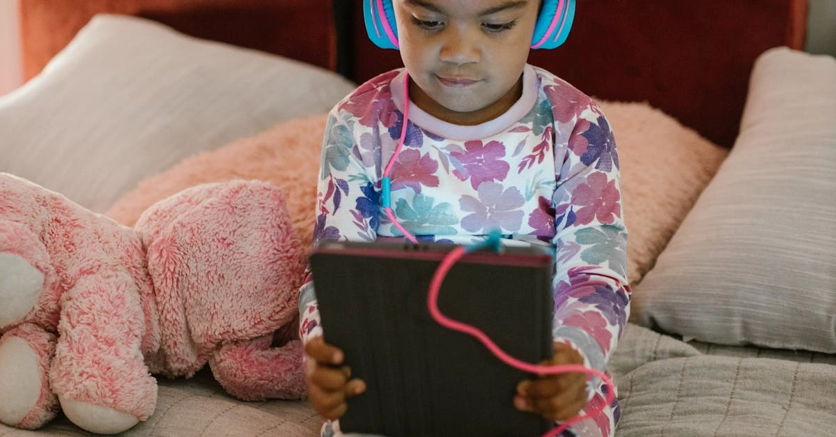 Уютная семейная игровая атмосфера дома с настольными играми